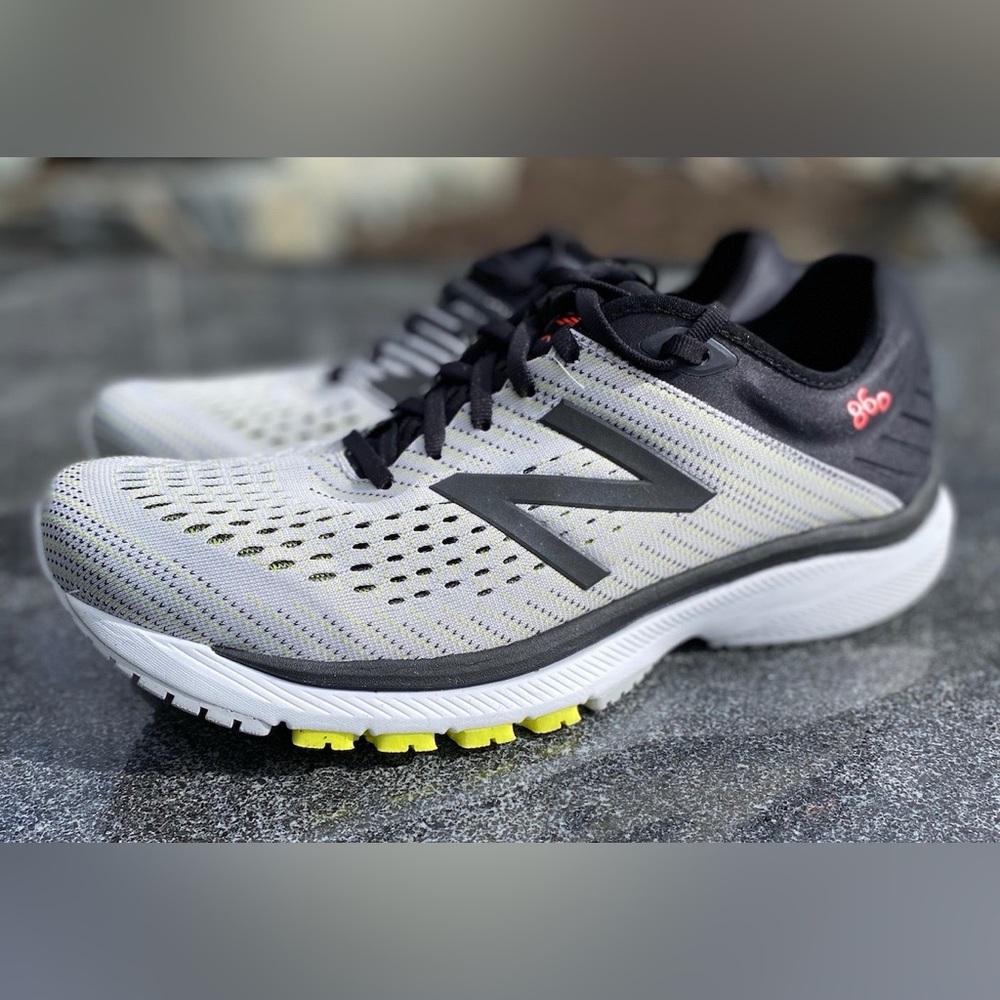 New Balance 860v10 stability runner - Mens 10.5 Wide (2E)
